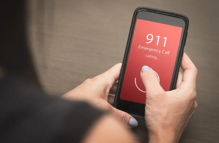 911 call on mobile phone